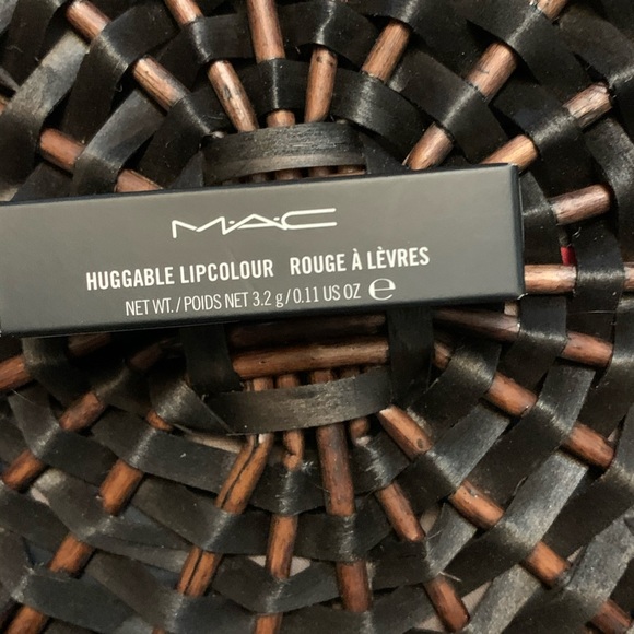BNIB MAC Huggable Lip Colour - Love Beam - Picture 4 of 4